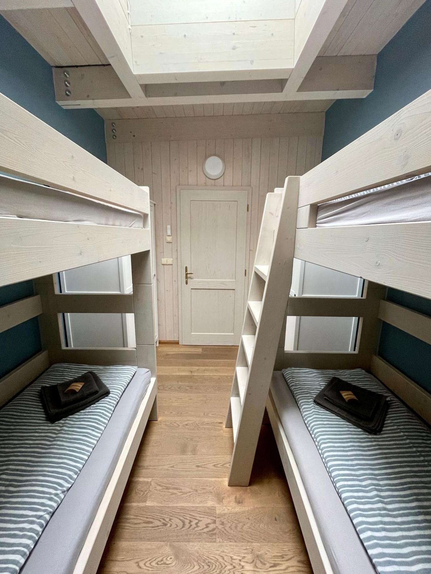 Apartmany Modrinovy Dum Horní Planá Rum bild