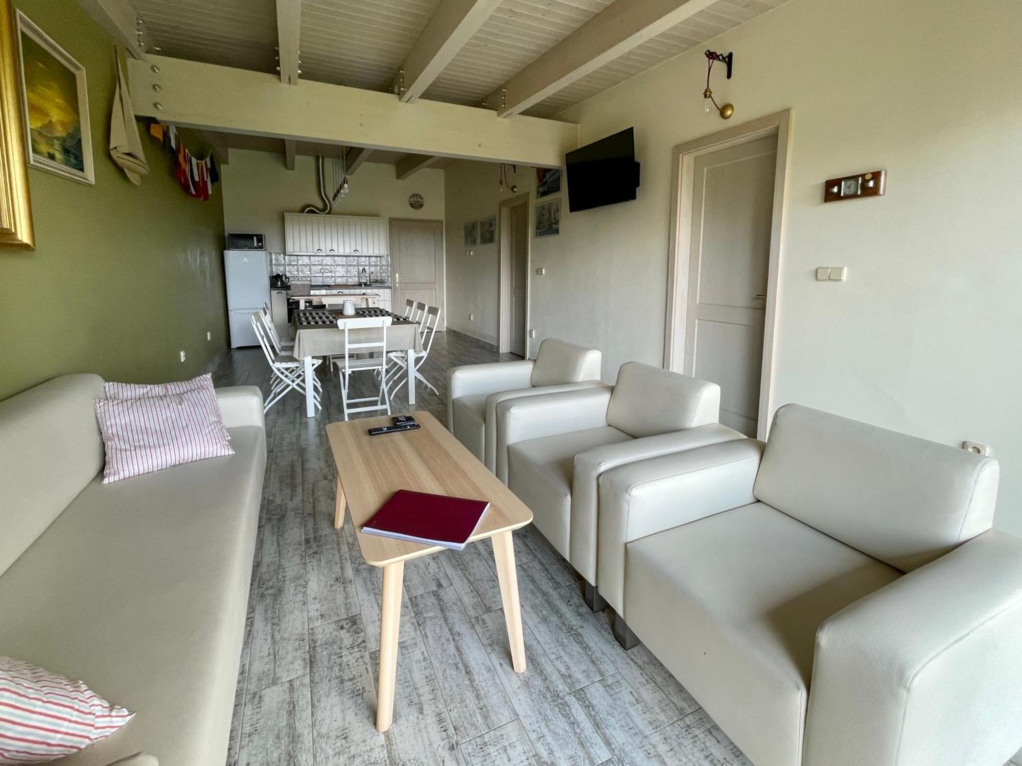 Apartmany Modrinovy Dum Horní Planá Rum bild