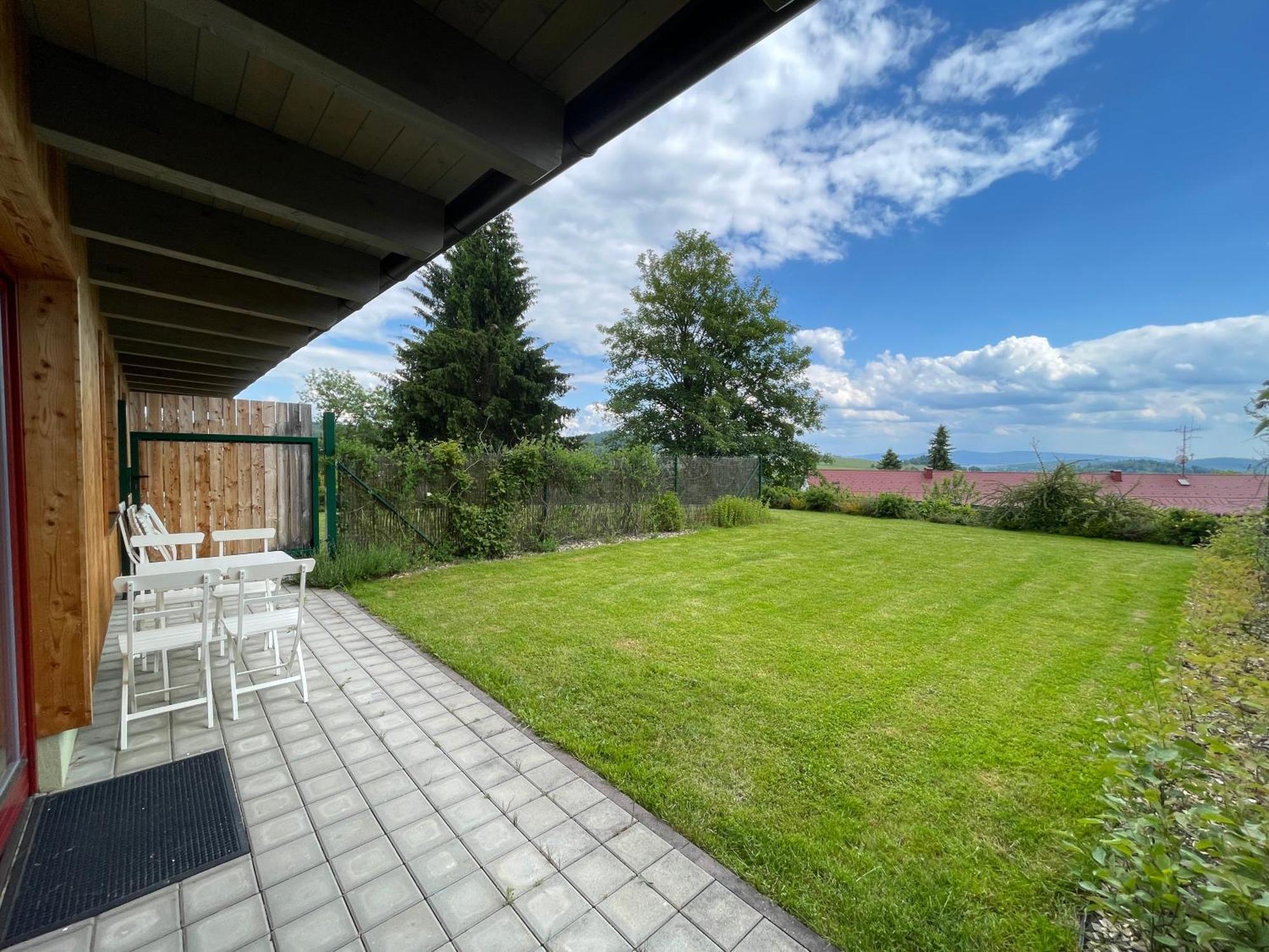 Apartmany Modrinovy Dum Horní Planá Rum bild